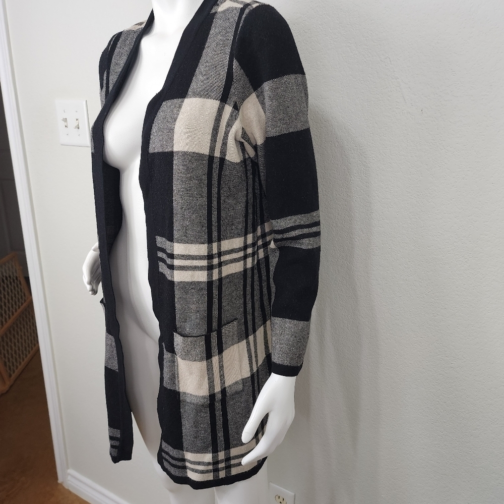 Torrid Plaid Black Cream Open Cardigan Size 0/10 - Picture 11 of 13